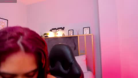 Azurra  online show from 17, 4, 2026