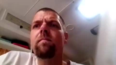 Snapshot of azza42086 chatting on 8, 5, 2026 azza42086 online show from 8, 5, 2026