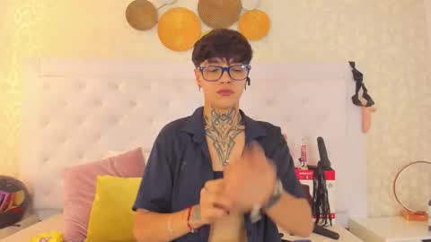 Snapshot of b3k_afrodict chatting on 19, 10, 2025 Anny online show from 19, 10, 2025