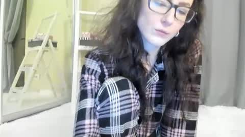 babby_jewel online show from 13, 9, 2025