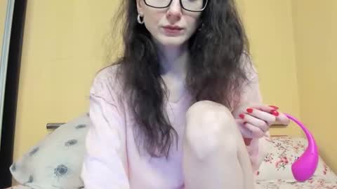 babby_jewel online show from 4, 12, 2025