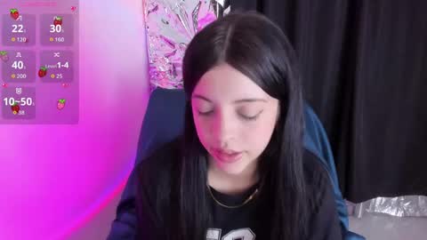 Snapshot of babeblair chatting on 13, 4, 2026 Queen B online show from 13, 4, 2026
