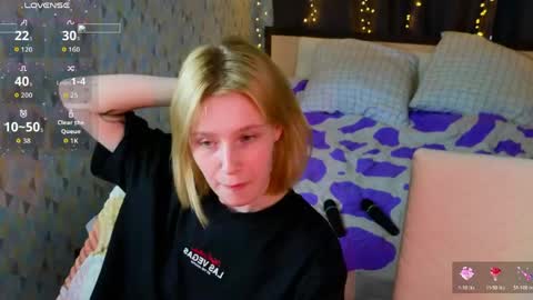 Snapshot of babees_eva chatting on 24, 4, 2026 Sweety Eva online show from 24, 4, 2026