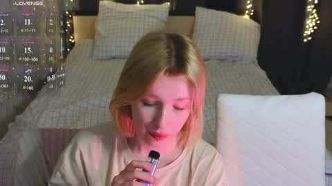 Snapshot of babees_eva chatting on 29, 4, 2026 Sweety Eva online show from 29, 4, 2026