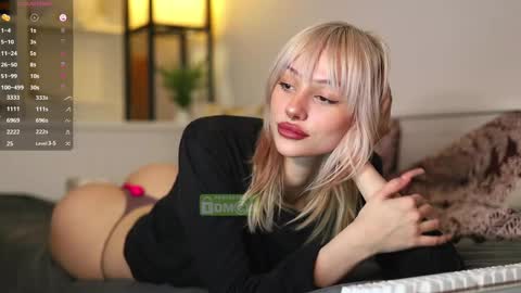 Snapshot of babeholly chatting on 11, 3, 2025 Hey  Im your angel Holly online show from 11, 3, 2025