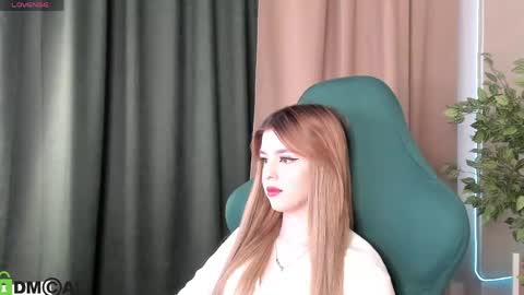 Snapshot of baby__bloom chatting on 25, 4, 2026 Bloom online show from 25, 4, 2026