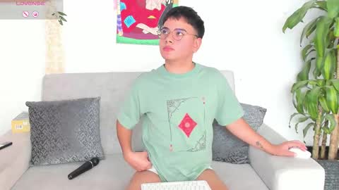 Snapshot of baby_angel_19 chatting on 20, 11, 2025 Anngel online show from 20, 11, 2025