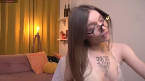 Snapshot of baby_bub chatting on 21, 10, 2025 Cristy online show from 21, 10, 2025