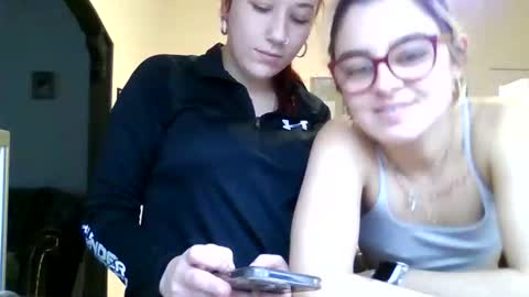 Snapshot of baby_girls2224 chatting on 27, 2, 2026 baby_girls2224 online show from 27, 2, 2026