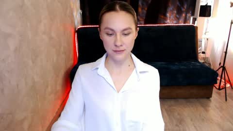 baby_kitte online show from 4, 6, 2026
