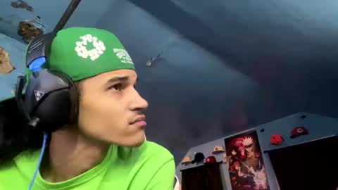 Snapshot of babyd0103 chatting on 15, 12, 2024 babyD online show from 15, 12, 2024