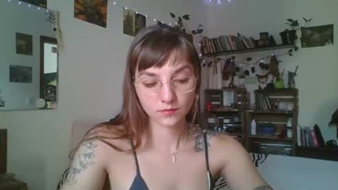 Snapshot of babydemon6 chatting on 12, 12, 2024 babydemon6 online show from 12, 12, 2024