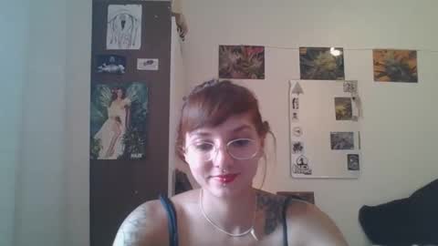 Snapshot of babydemon6 chatting on 4, 1, 2025 babydemon6 online show from 4, 1, 2025