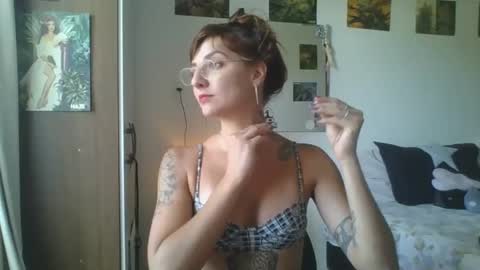 Snapshot of babydemon6 chatting on 12, 1, 2025 babydemon6 online show from 12, 1, 2025