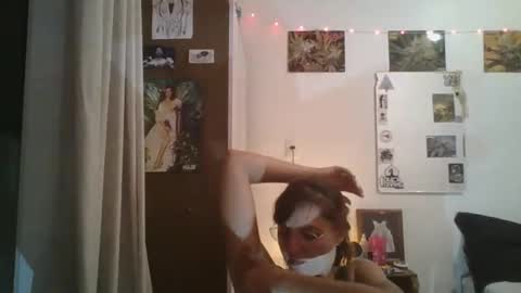 Snapshot of babydemon6 chatting on 13, 2, 2025 babydemon6 online show from 13, 2, 2025