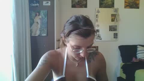 Snapshot of babydemon6 chatting on 28, 2, 2025 babydemon6 online show from 28, 2, 2025