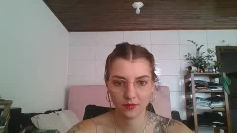 Snapshot of babydemon6 chatting on 4, 10, 2025 babydemon6 online show from 4, 10, 2025