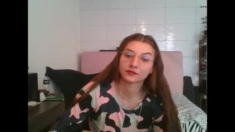 Snapshot of babydemon6 chatting on 6, 10, 2025 babydemon6 online show from 6, 10, 2025