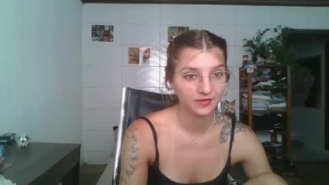 Snapshot of babydemon6 chatting on 2, 2, 2026 babydemon6 online show from 2, 2, 2026