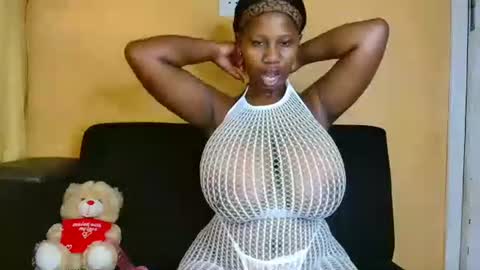 Snapshot of babyluciax chatting on 13, 4, 2026 babyluciax online show from 13, 4, 2026