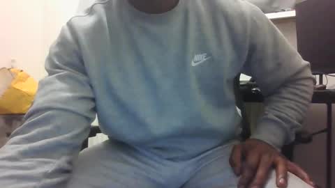 Snapshot of babyrandy12 chatting on 21, 12, 2025 babyrandy12 online show from 21, 12, 2025