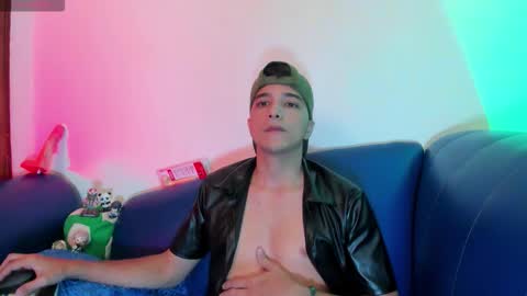 Snapshot of bad_boy_21_ chatting on 12, 3, 2026 bad_boy_21_ online show from 12, 3, 2026