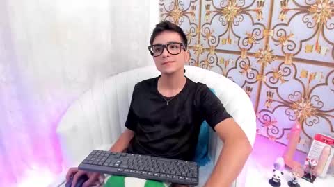 Snapshot of bad_boy_21_ chatting on 20, 3, 2026 bad_boy_21_ online show from 20, 3, 2026