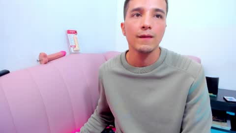 Snapshot of bad_boy_21_ chatting on 9, 4, 2026 bad_boy_21_ online show from 9, 4, 2026