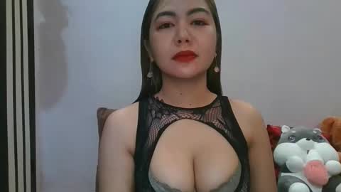 Snapshot of badaxx_tricia chatting on 17, 10, 2025 tricia online show from 17, 10, 2025