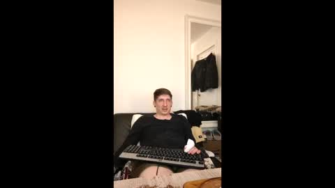 Snapshot of badcat312 chatting on 16, 4, 2026 Jess and Danny online show from 16, 4, 2026