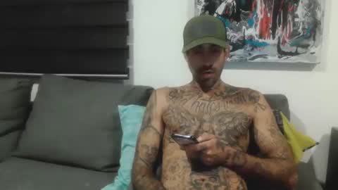 Snapshot of badcouple_ chatting on 12, 9, 2025 BadCouple  online show from 12, 9, 2025