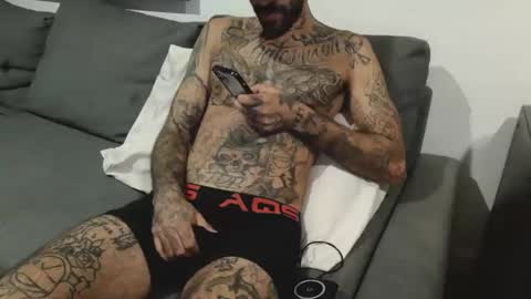 Snapshot of badcouple_ chatting on 29, 9, 2025 BadCouple  online show from 29, 9, 2025