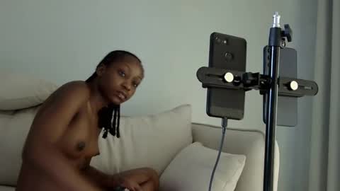 Snapshot of baddest_petite12 chatting on 27, 2, 2025 Baddest online show from 27, 2, 2025