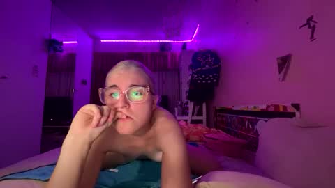 Snapshot of baddieprettypussy chatting on 18, 4, 2026 baddieprettypussy online show from 18, 4, 2026