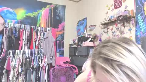 Snapshot of badgirl25alldatime chatting on 19, 3, 2026 badgirl25alldatime online show from 19, 3, 2026