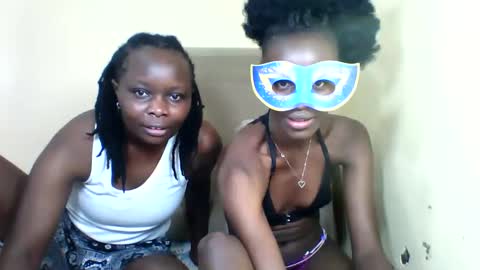 Snapshot of bads_hornies chatting on 15, 11, 2025 bads_hornies online show from 15, 11, 2025