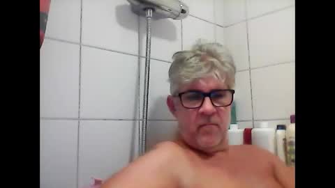 Snapshot of baggelina75 chatting on 27, 12, 2024 baggelina75 online show from 27, 12, 2024