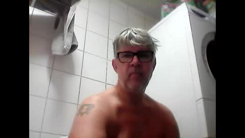 Snapshot of baggelina75 chatting on 31, 12, 2024 baggelina75 online show from 31, 12, 2024