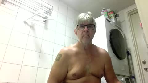 Snapshot of baggelina75 chatting on 21, 10, 2025 baggelina75 online show from 21, 10, 2025