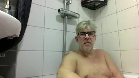 Snapshot of baggelina75 chatting on 18, 1, 2026 baggelina75 online show from 18, 1, 2026