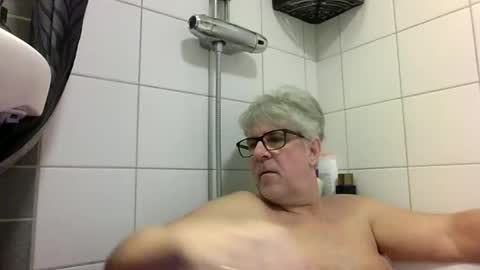 Snapshot of baggelina75 chatting on 2, 2, 2026 baggelina75 online show from 2, 2, 2026