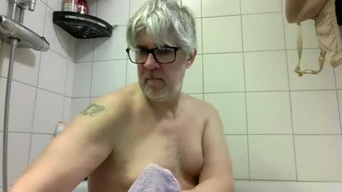 Snapshot of baggelina75 chatting on 1, 3, 2026 baggelina75 online show from 1, 3, 2026