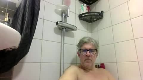 Snapshot of baggelina75 chatting on 6, 4, 2026 baggelina75 online show from 6, 4, 2026