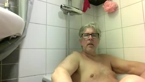 Snapshot of baggelina75 chatting on 4, 5, 2026 baggelina75 online show from 4, 5, 2026