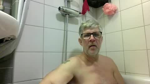 Snapshot of baggelina75 chatting on 6, 5, 2026 baggelina75 online show from 6, 5, 2026