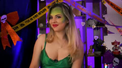 Snapshot of bailey_evans chatting on 30, 10, 2025 Bailey online show from 30, 10, 2025