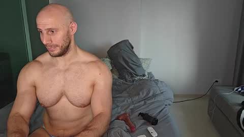 Snapshot of baldyboyy chatting on 16, 10, 2025 baldyboyy online show from 16, 10, 2025