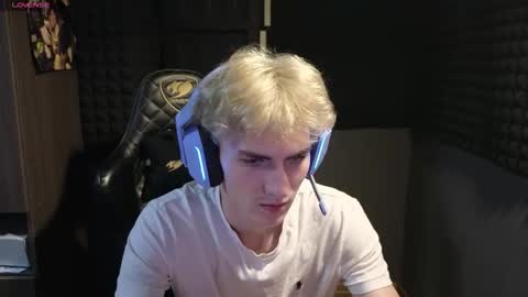 Snapshot of bambelbye chatting on 30, 11, 2025 Gaz online show from 30, 11, 2025