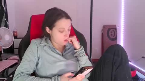 Snapshot of bambiboo8113 chatting on 24, 2, 2025 bambiboo8113 online show from 24, 2, 2025