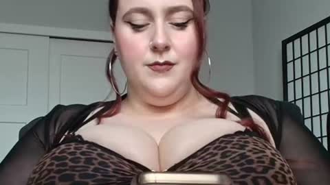 Snapshot of bambixxlynn chatting on 11, 6, 2026 bambixxlynn online show from 11, 6, 2026